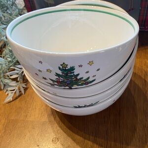 Nikko bowls. Set of 4. Like new 5.25 inches. Happy Holiday or Christmas time